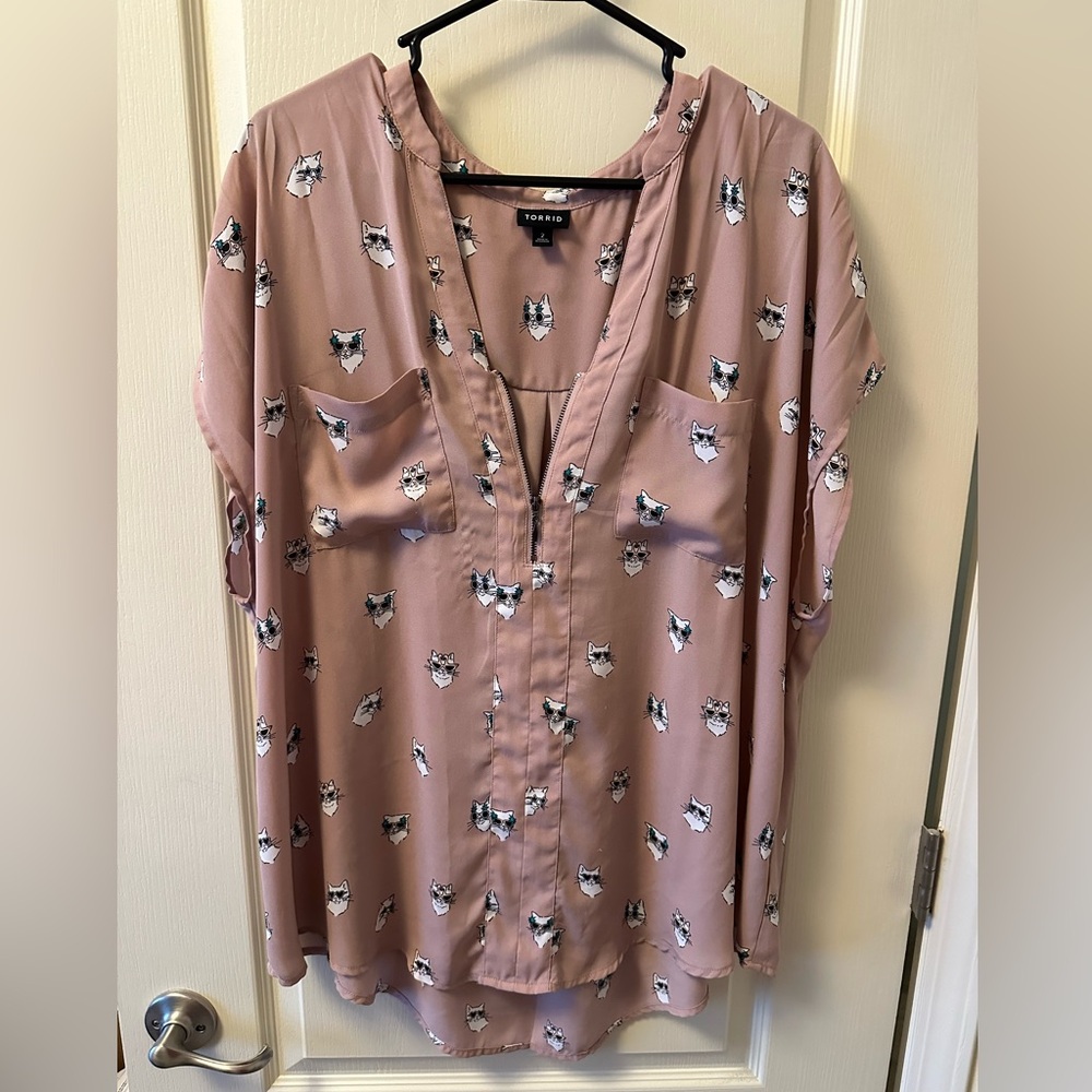 Torrid Size 2 Blouse with All-Over Cat Print, Chest Pockets, and Zipped Neck
